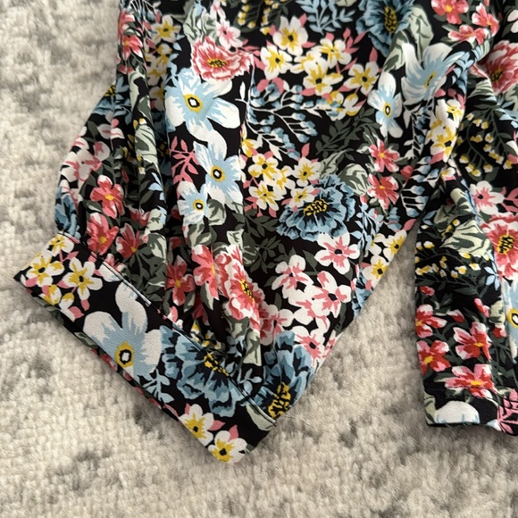 BRAND NEW - LOFT - Women’s Blouse - Medium - Picture 3 of 6